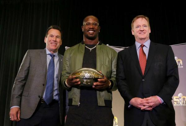 von-miller-mvp-trophy.jpg