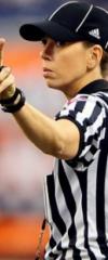 Az NFL első állandó női bírója